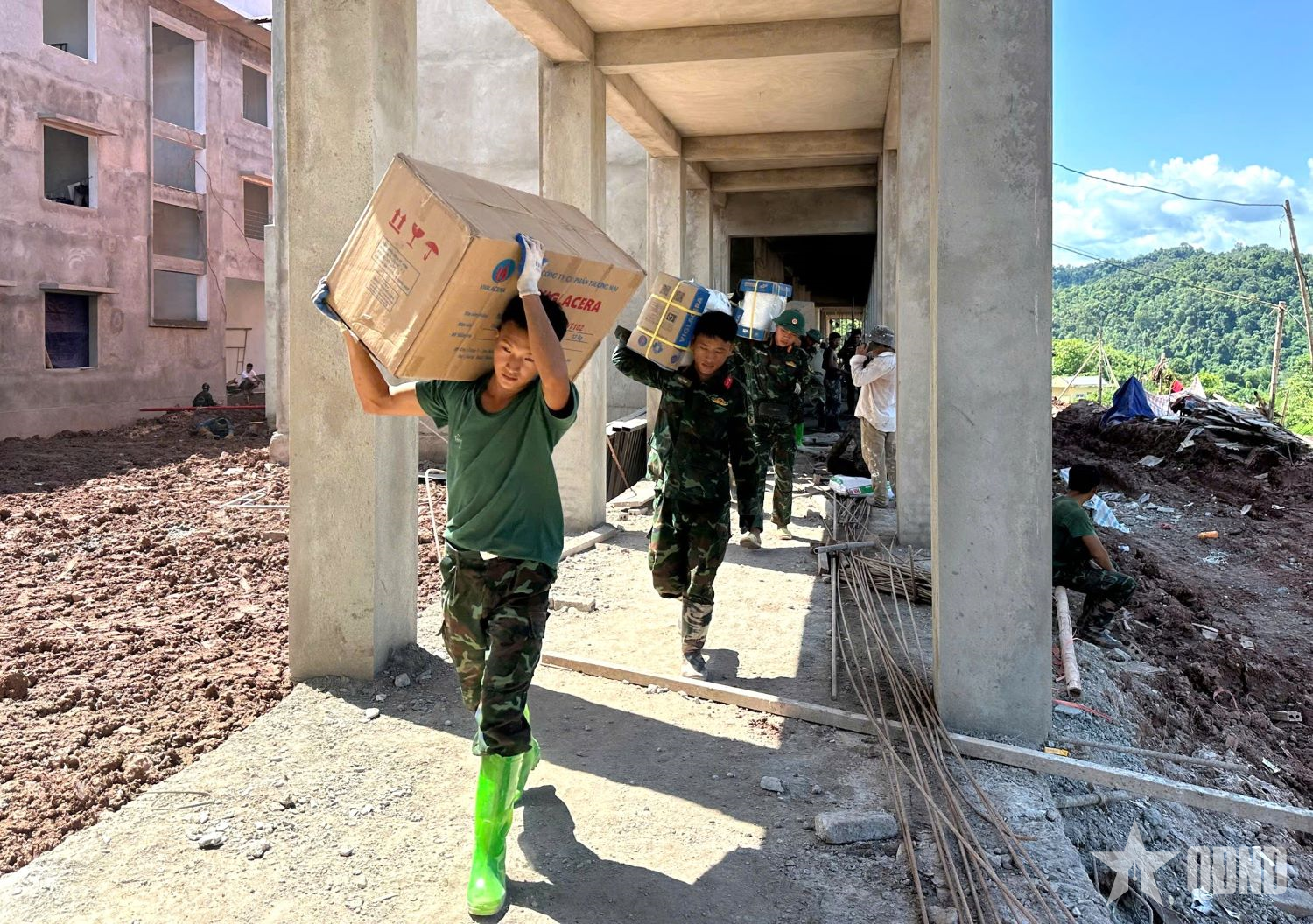 Bộ đội 82 trên công trường Sín Thầu